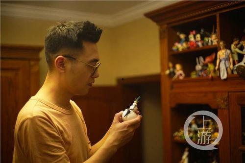 重庆小伙冒充明星喝茶,冒充明星喝茶引发网友热议