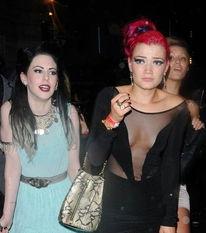 疯狂明星,星光璀璨背后的疯狂故事